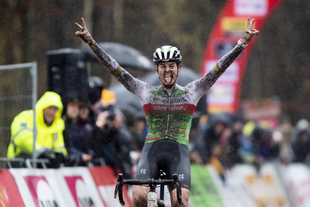 Exact Cross Essen: Marion Norbert Riberolle battles through mud and rain for solo win