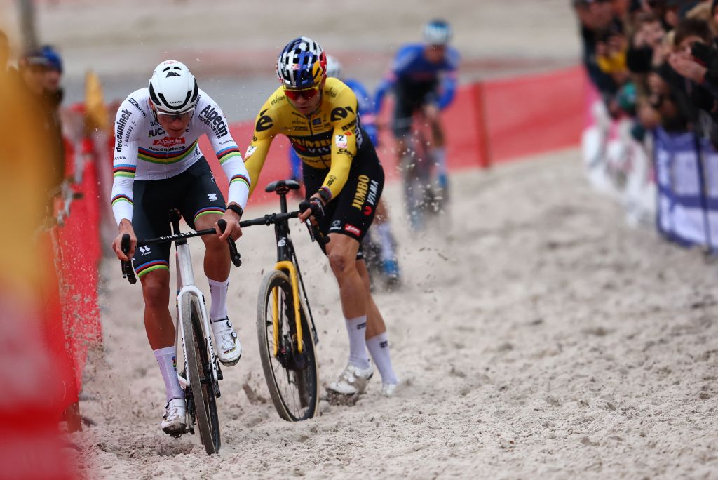 Exact Cross Mol: Mathieu van der Poel dominant in first 'cross meeting with Wout van Aert