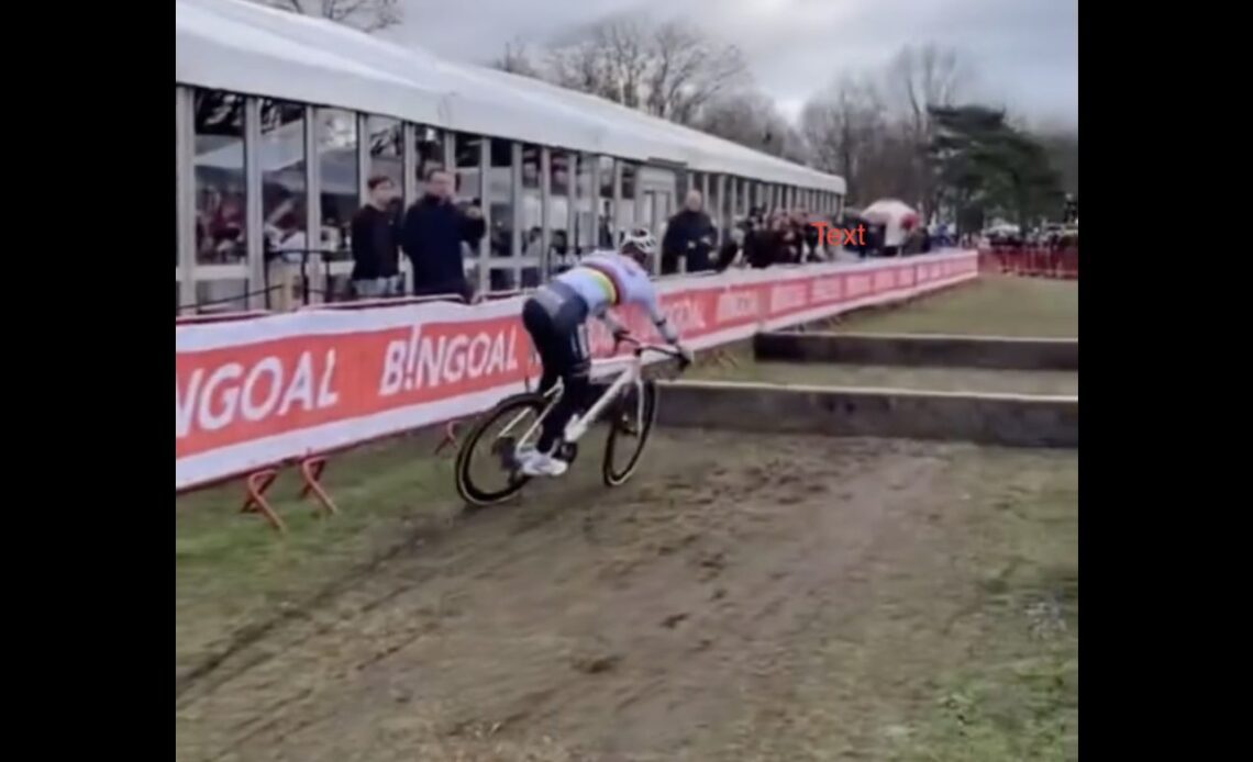 Mathieu van der Poel had an absolutely wild save at the barriers before Antwerp World Cup