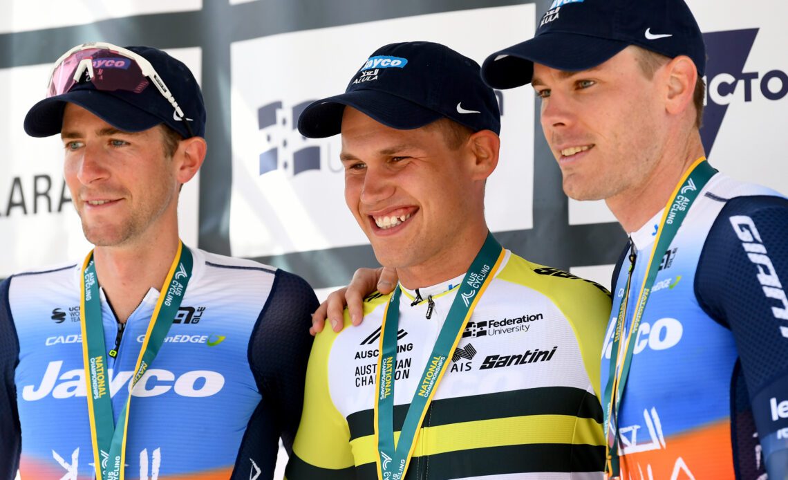 Luke Plapp overcomes bike swap to win elite men's Australian time trial title