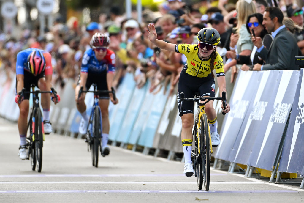 Reijnhout holds off chase group to win Cadel Evans Great Ocean Road Race