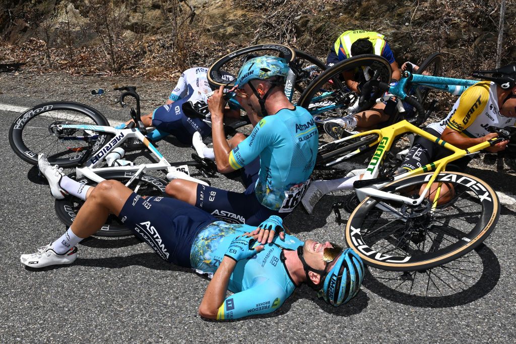 2024 Tour Down Under: Cameron Scott was one of the fallers in a crash on stage 3
