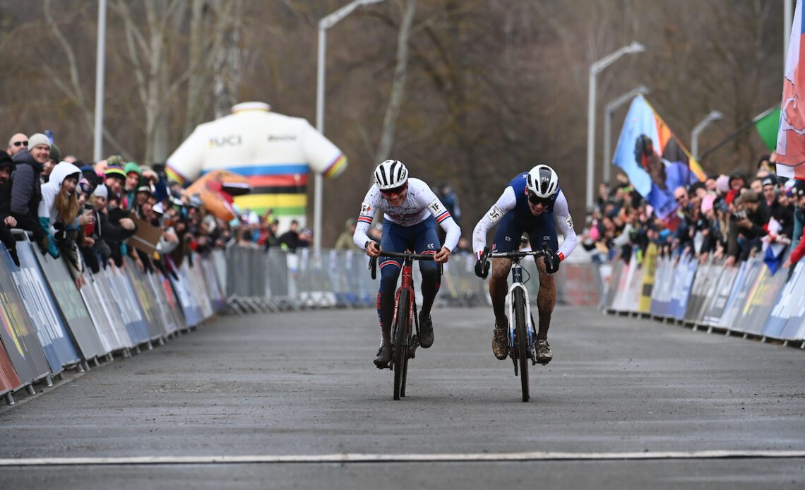 Cyclocross Worlds: France edge out Great Britain for mixed team relay gold