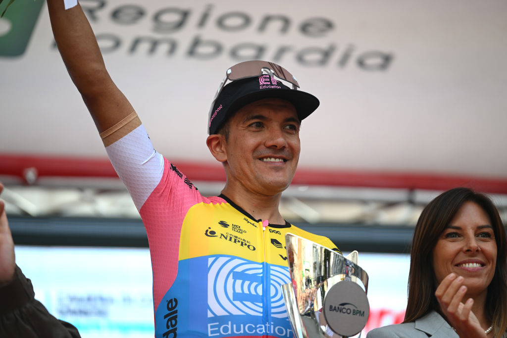Richard Carapaz begins 2024 with Ecuadorian time trial title