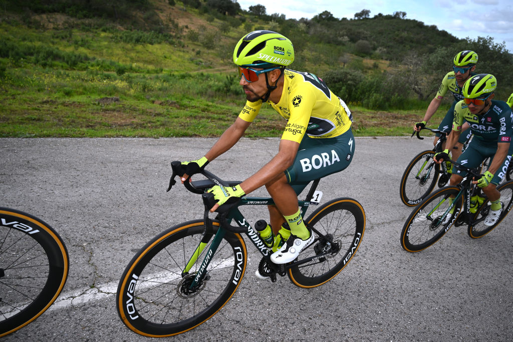 Volta ao Algarve leader Dani Martínez pragmatic about options in crunch time trial