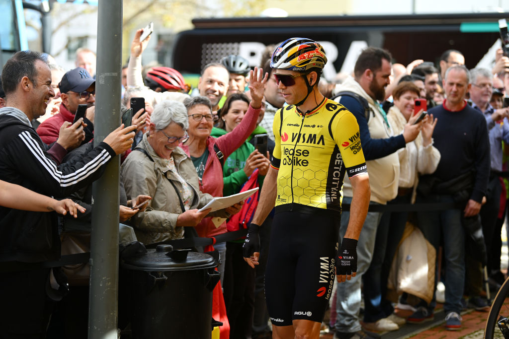 Wout van Aert cracks on Alto da Foía but 'on the right track' in Volta ao Algarve