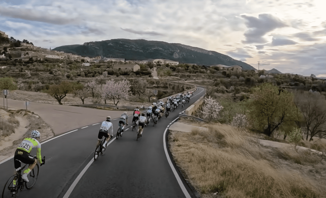 Anti-doping showed up at an amateur race in Valencia, 130 riders dropped out