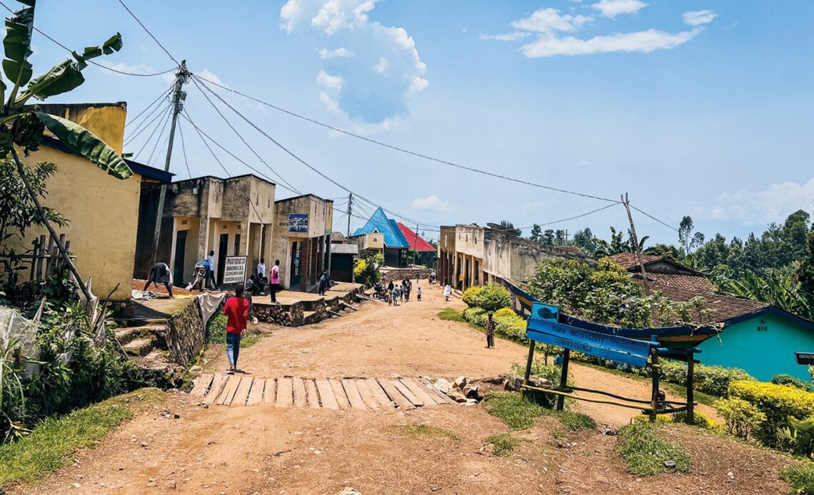 Rwanda: Bikepacking on the Congo Nile Trail
