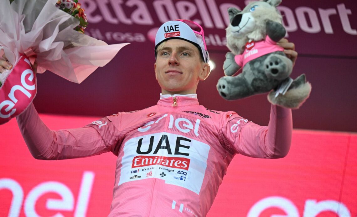 Tim Merlier triumphs in Giro d'Italia's first bunch sprint
