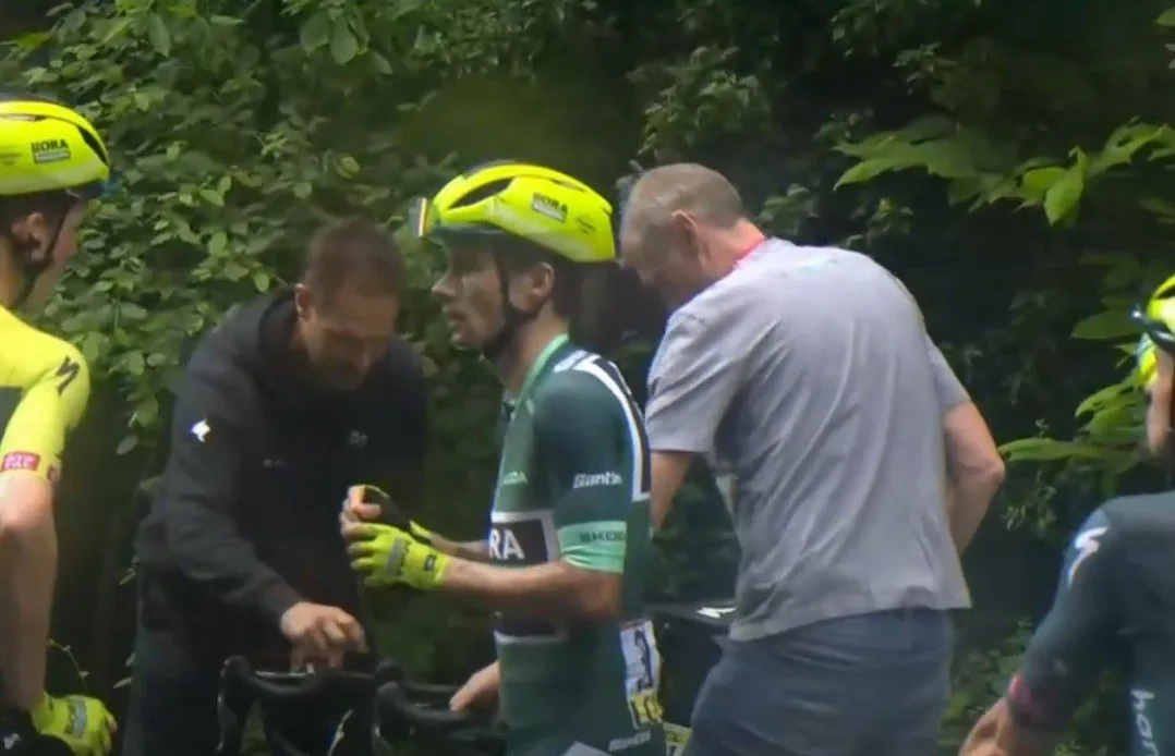 Massive crash involving Evenepoel and Roglič neutralizes wet Critérium du Dauphiné stage
