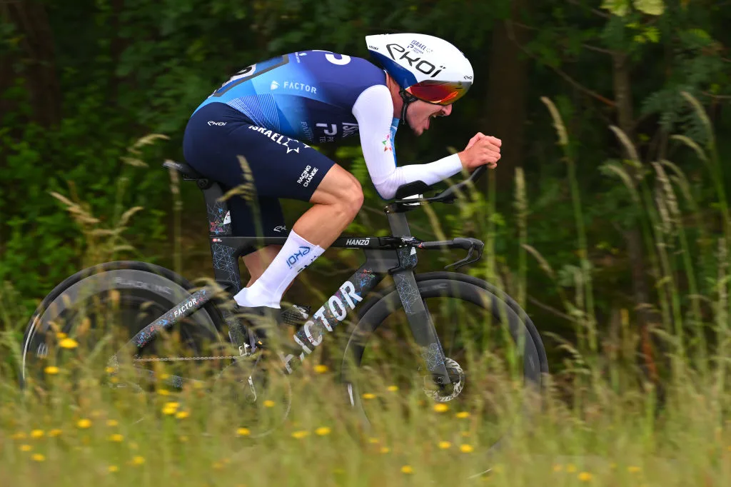 Pierre-André Côté wins elite men's time trial at Canadian Road Nationals