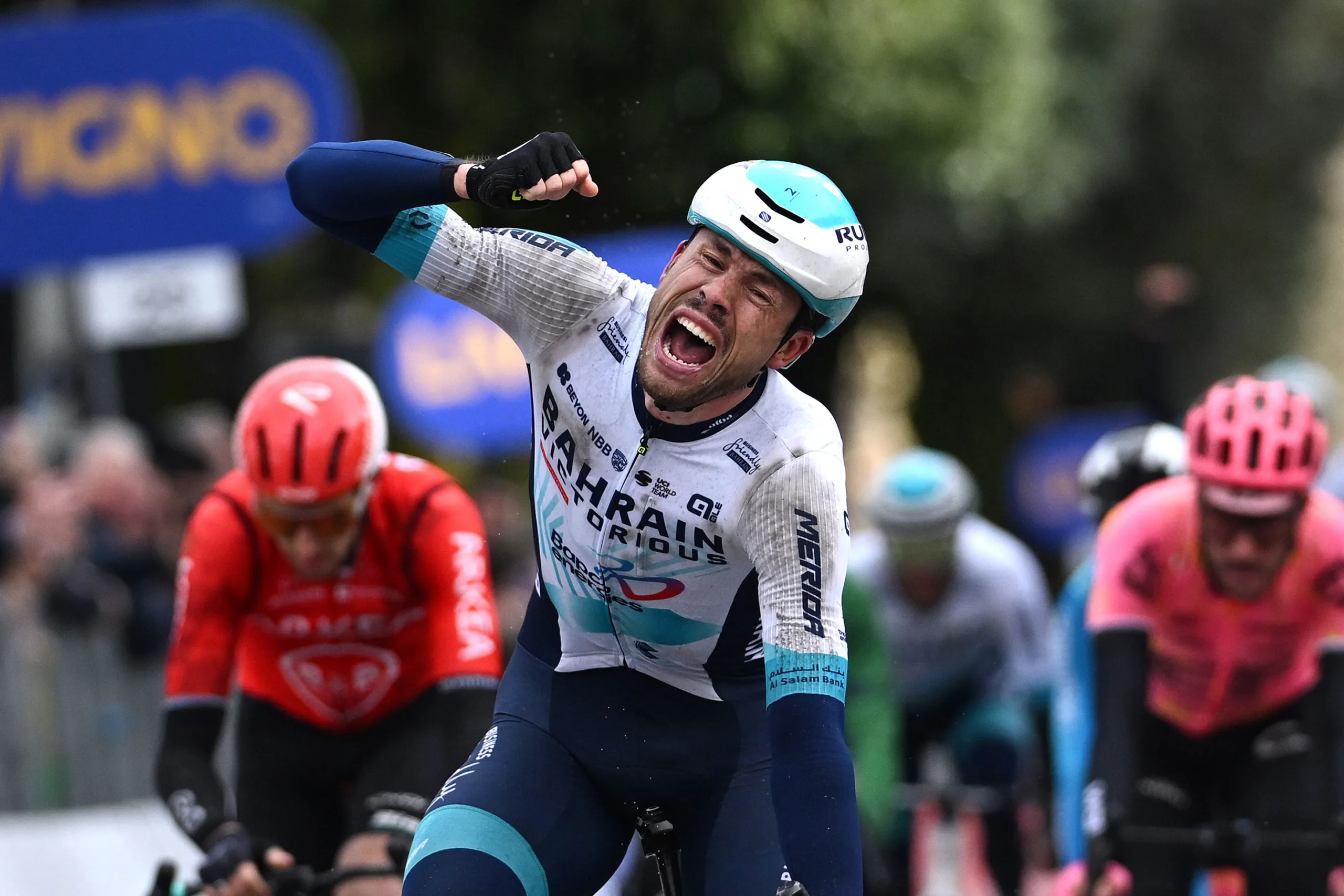 Tour of Slovenia: Phil Bauhaus wins photo-finish sprint on stage 2