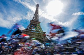 Paris, France - Women’s Road Race - Race Start, , Eiffel Tower