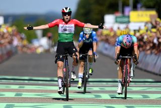 AMNEVILLE FRANCE AUGUST 15 LR Blanka Vas of Hungary and Team SD Worx Protime celebrates at finish line as stage winner ahead of Liane Lippert of Germany and Movistar Team and Katarzyna Niewiadoma of Poland and Team CanyonSRAM Racing during the 3rd Tour de France Femmes 2024 Stage 5 a 1522km stage from Bastogne to Amneville UCIWWT on August 15 2024 in Amneville France Photo by Alex BroadwayGetty Images