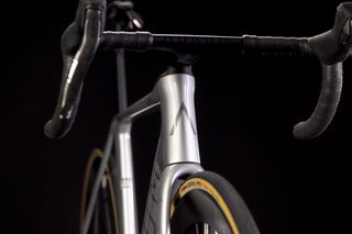 Aurum Magma x Lightweight SE bike Jan 2025