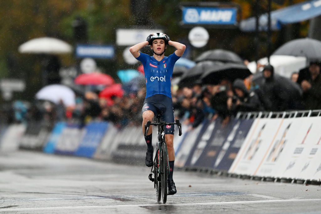 ZURICH, SWITZERLAND - SEPTEMBER 26: Lorenzo Finn of Team Italy celebrates at finish line as stage winner gold medal winner during the 97th UCI Cycling World Championships Zurich 2024, Men's Junior Road Race a 127.2km one day race from Uster to Zurich on September 26, 2024 in Zurich, Switzerland. (Photo by Tim de Waele/Getty Images)