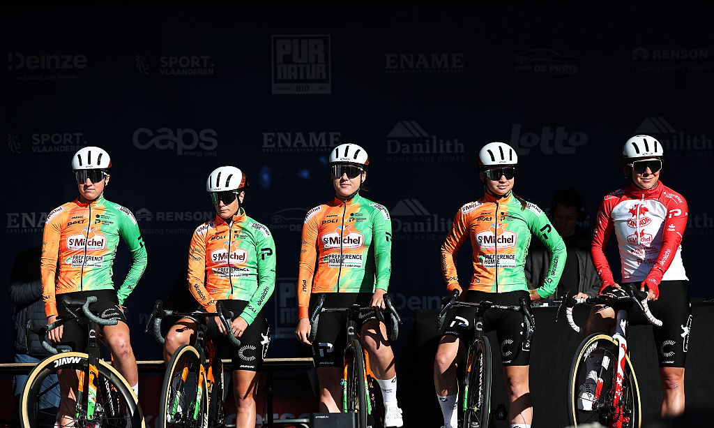 DEINZE, BELGIUM - MARCH 18: A general view of Alison Jackson of Canada, Clemence Chereau of France, Alicia Gonzalez of Spain, Elyne Roussel of France, Karolina Kumiega of Poland and Team St Michel - Preference Home - Auber93 prior to the 7th Danilith Nokere Koerse 2026 - Women's Elite a 133.3km one day race from Deinze to Nokere / #UCIWWT / on March 18, 2026 in Deinze, Belgium. (Photo by Rhode Van Elsen/Getty Images)